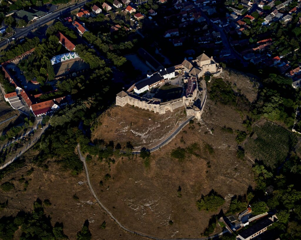 Veszprémi munkaerő megtartása: mit tehet a munkáltató a munkásszálló Veszprémben?